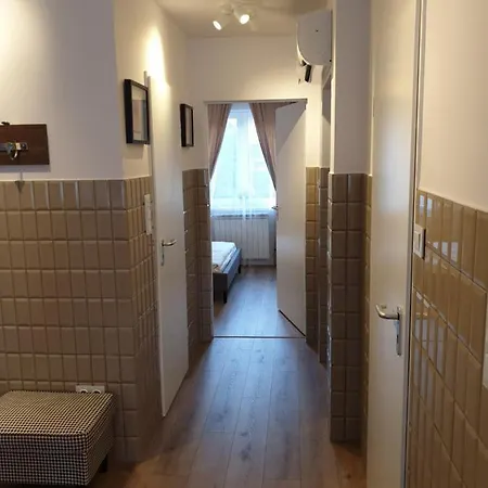 Apartament Guru 1 *